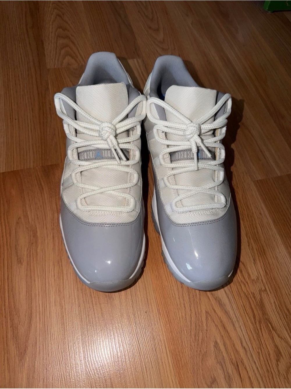 Jordan 11 low cement grey